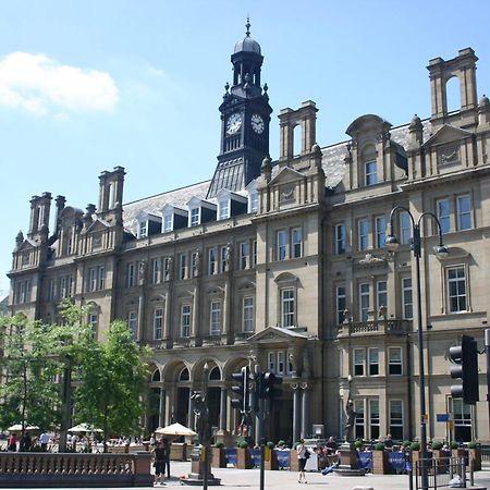 Quebecs Luxury Aparthotel Leeds  Exterior foto
