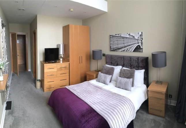 Quebecs Luxury Aparthotel Leeds  Exterior foto
