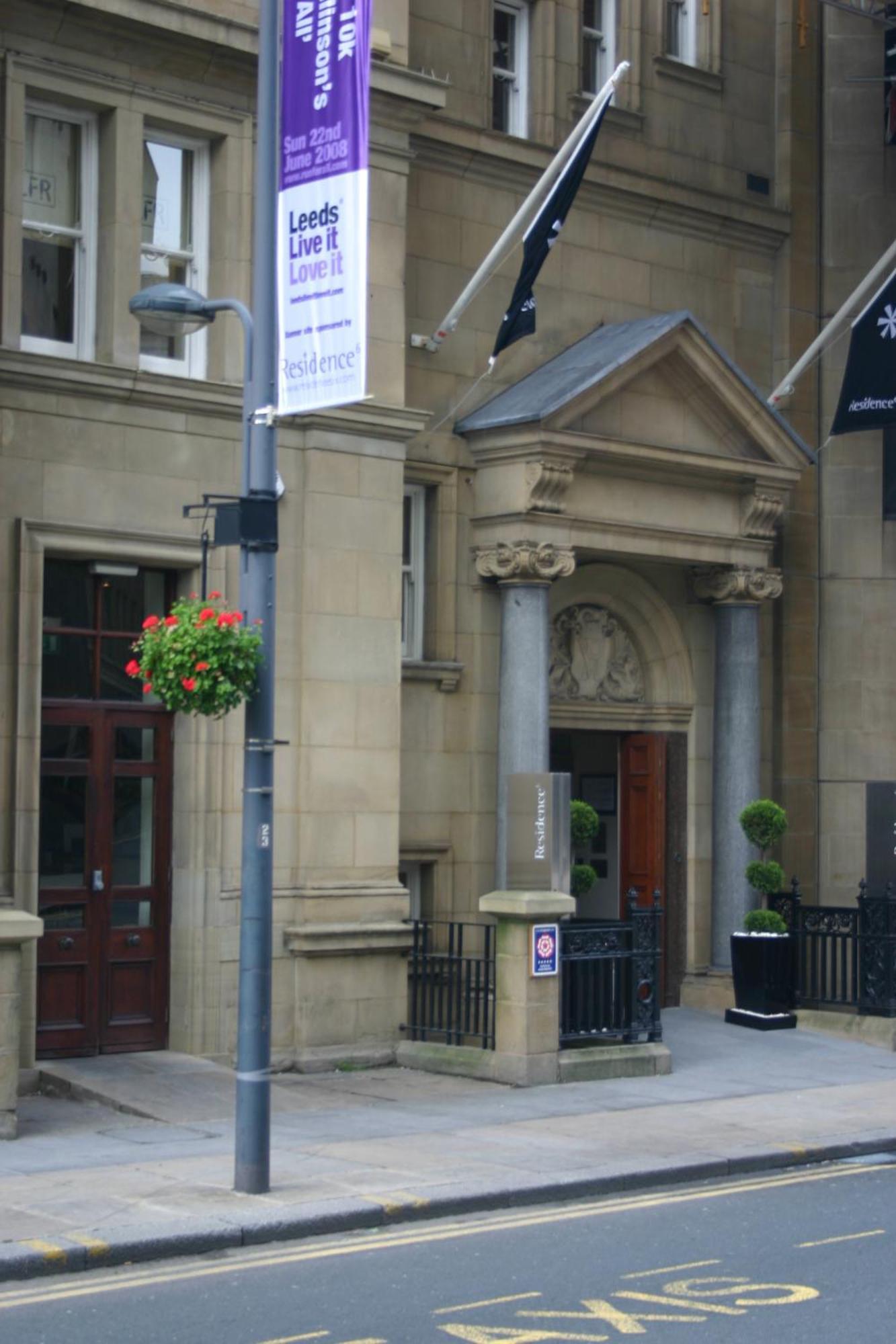 Quebecs Luxury Aparthotel Leeds  Exterior foto